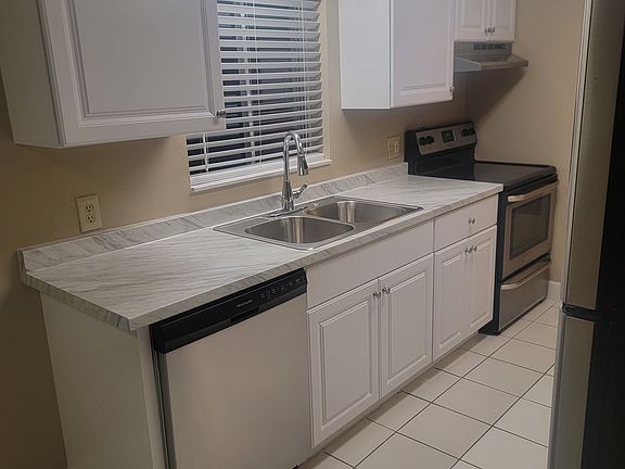 4th image of 6301 Newtown Cir APT A2