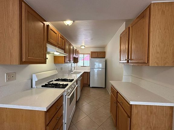 5th image of 22865 Del Valle St Unit 6