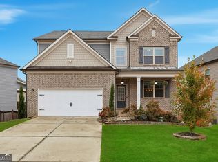246 Round Pond Dr, Lilburn, GA 30047