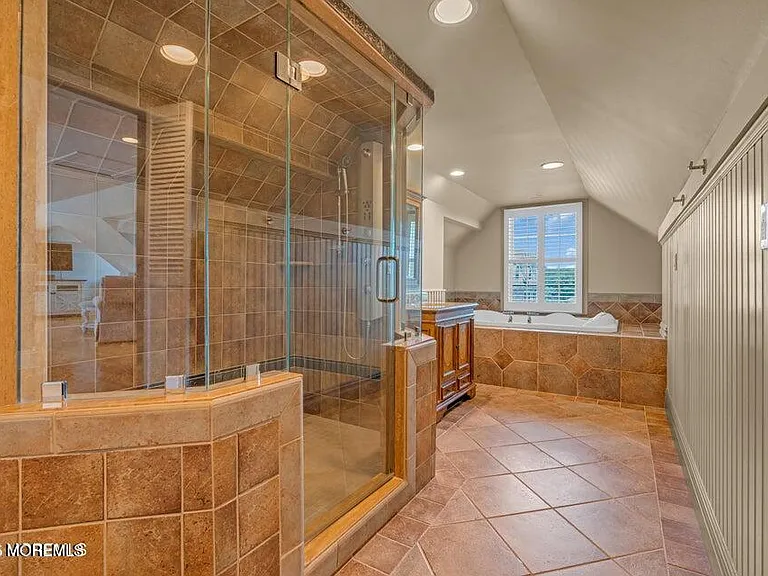 101 Neptune Pl — Photo 44
