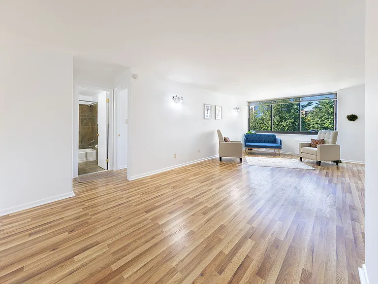600 Roosevelt Blvd #415 — Photo 1