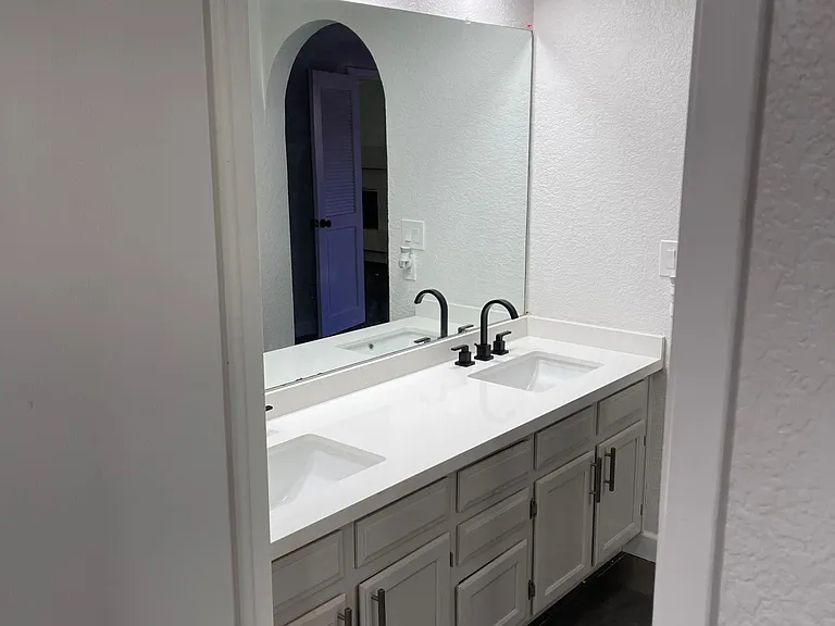 819 N College Ave #F107 — Photo 12