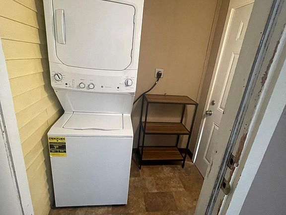 4th image of 323 Saint Mary St APT 2