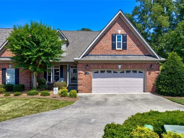 145 Turnbuckle Ct, Clemmons, NC 27012