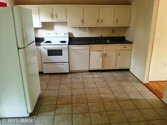 3rd image of 521 Carrollton Dr #25
