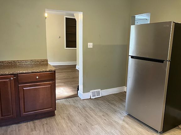 3rd image of 431 26th St
