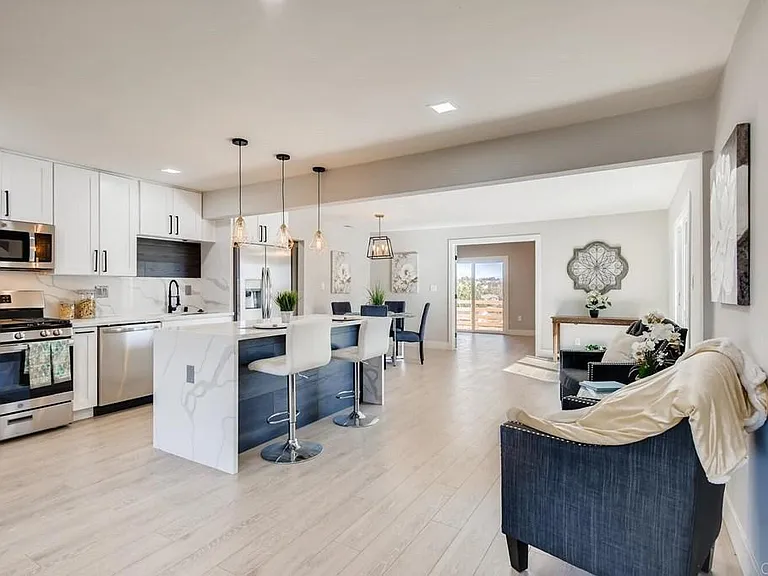 4023 Vista Grande Dr — Photo 1