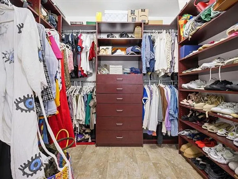 20100 NE 20th Ct — Photo 20