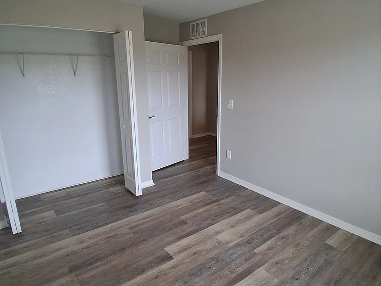 7061 Tide Cir — Photo 12