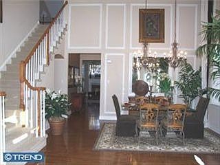 2nd image of 120 S Valentine Dr