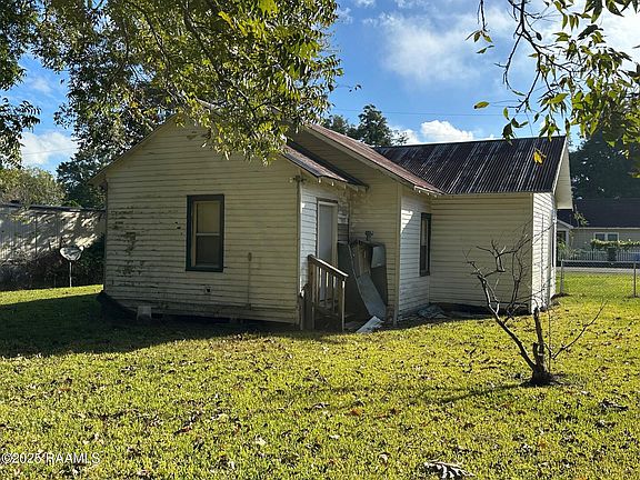3rd image of 404 S Saint Valerie St