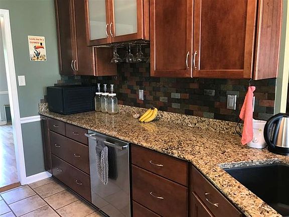 5th image of 430 Clay Pond Dr