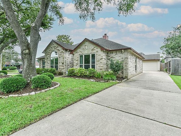 3rd image of 4266 Armand View Dr
