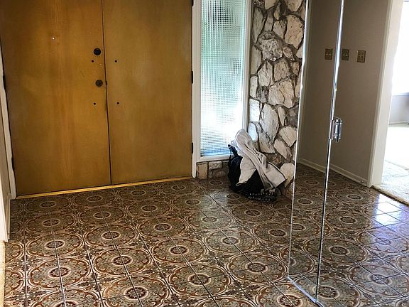 5th image of 600 N 21st St