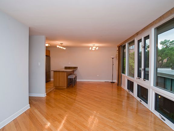 3rd image of 1040 Ontario St APT 3I