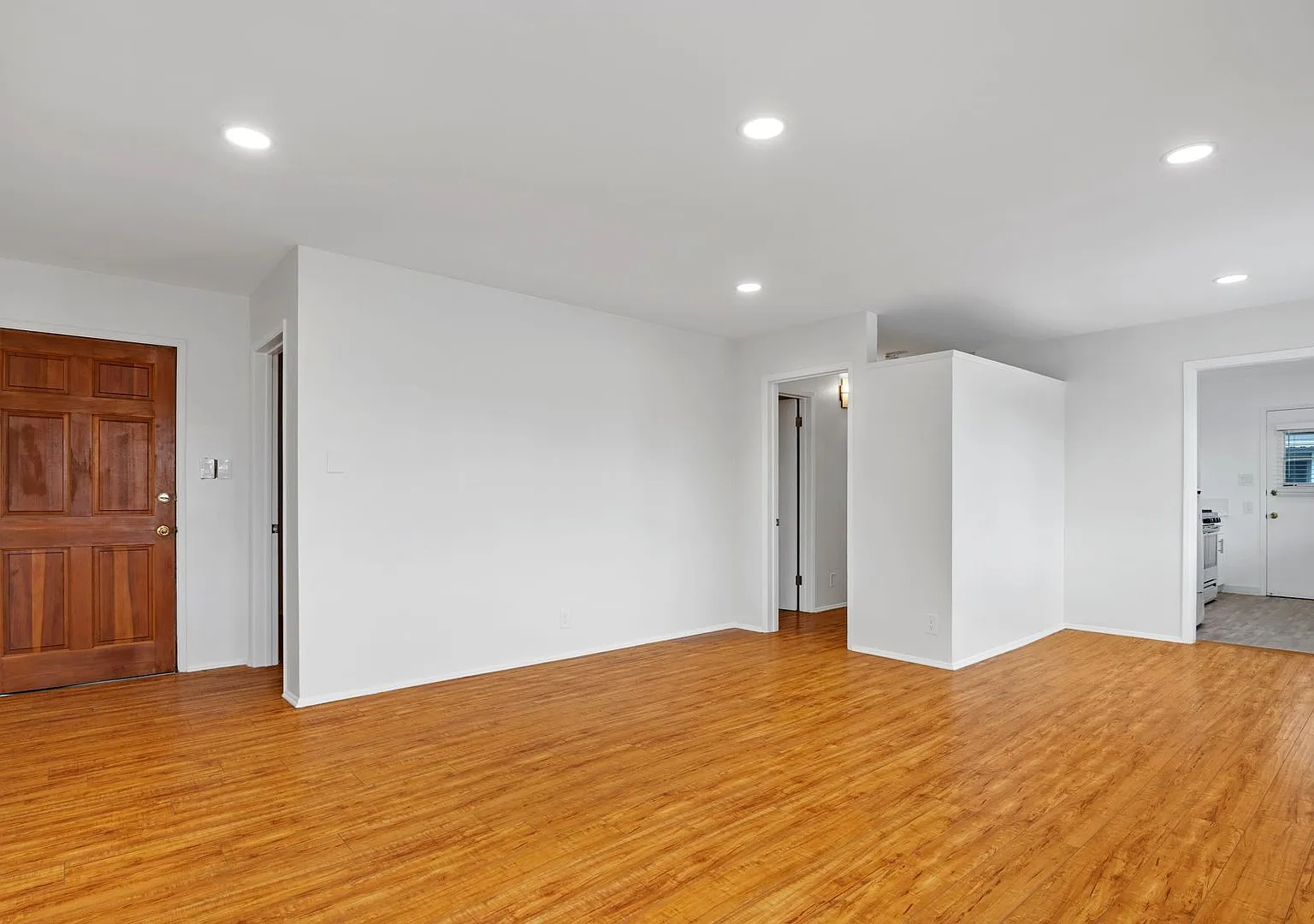 1607 Manning Ave — Photo 4