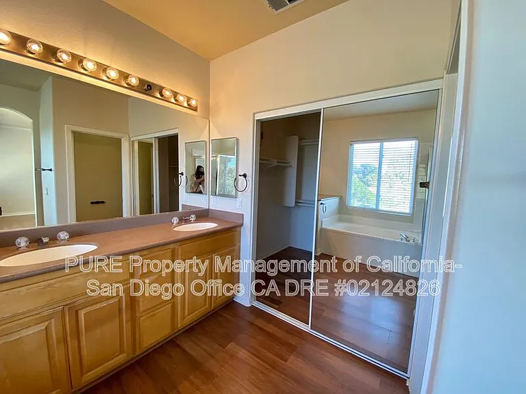 1341 E J St E — Photo 12
