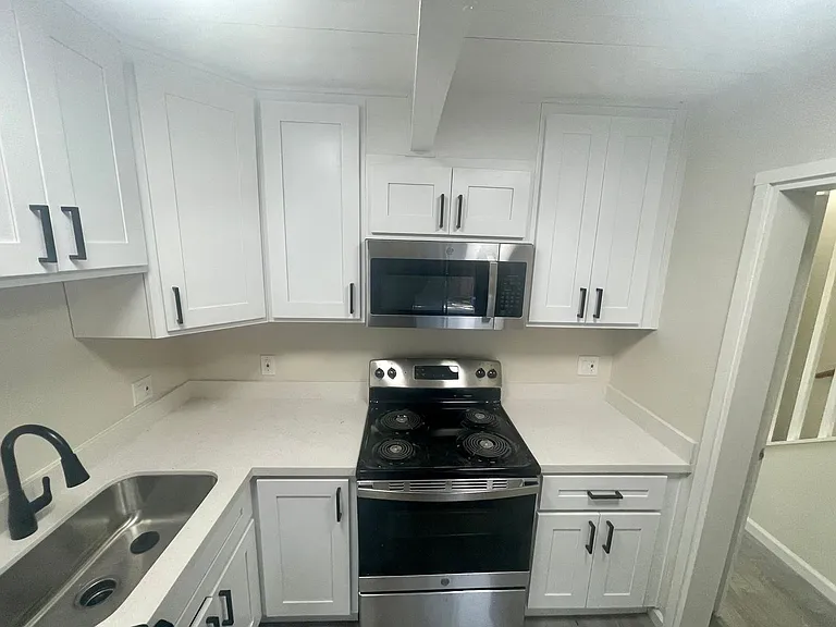 190 Adler Ave — Photo 9