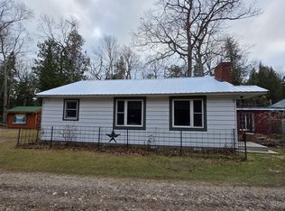 887 Gobles Dr, Bois Blanc Island, MI 49775