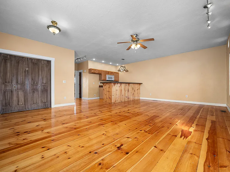1543 S Tuscany Ct — Photo 6
