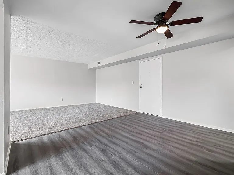 Heights Garden Apartments — Photo 12