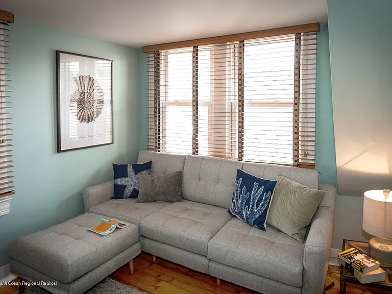 21 Surf Ave — Photo 20