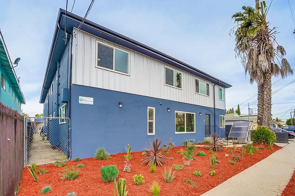 11853 Manor Dr — Photo 3