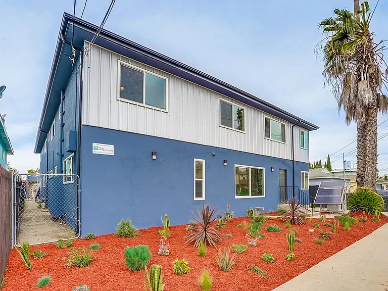 11853 Manor Dr — Photo 3