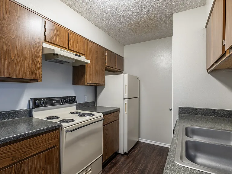 Palisades Park Apartments — Photo 48