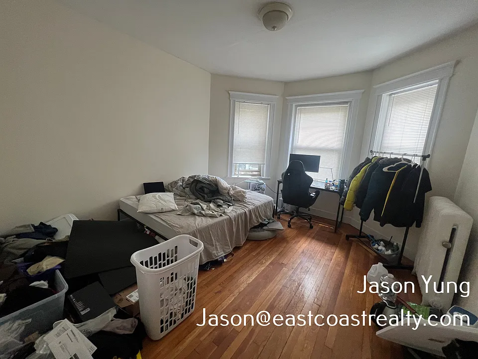 27 Queensberry St #10