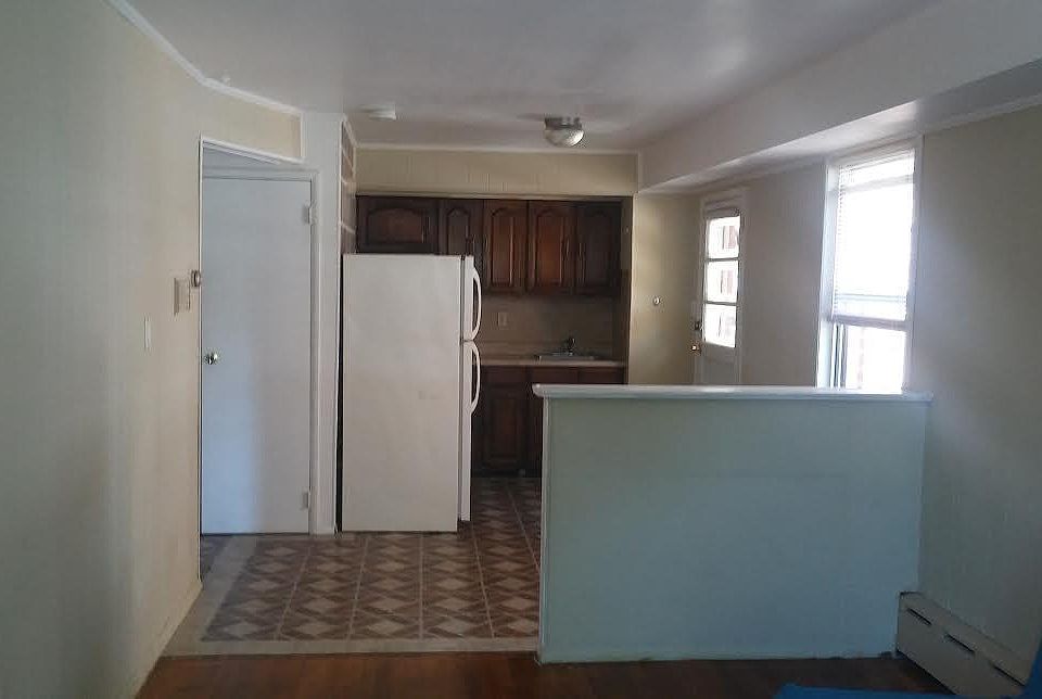 1st image of 1271 E 68th St #4