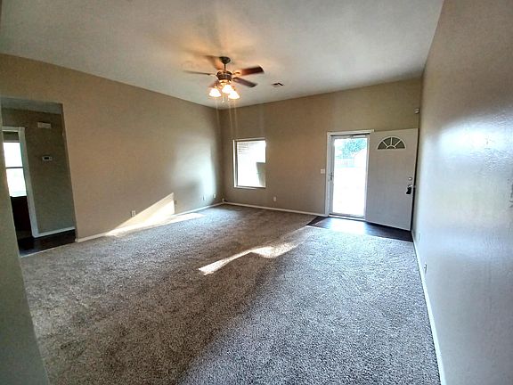3rd image of 3215 Highland Dr