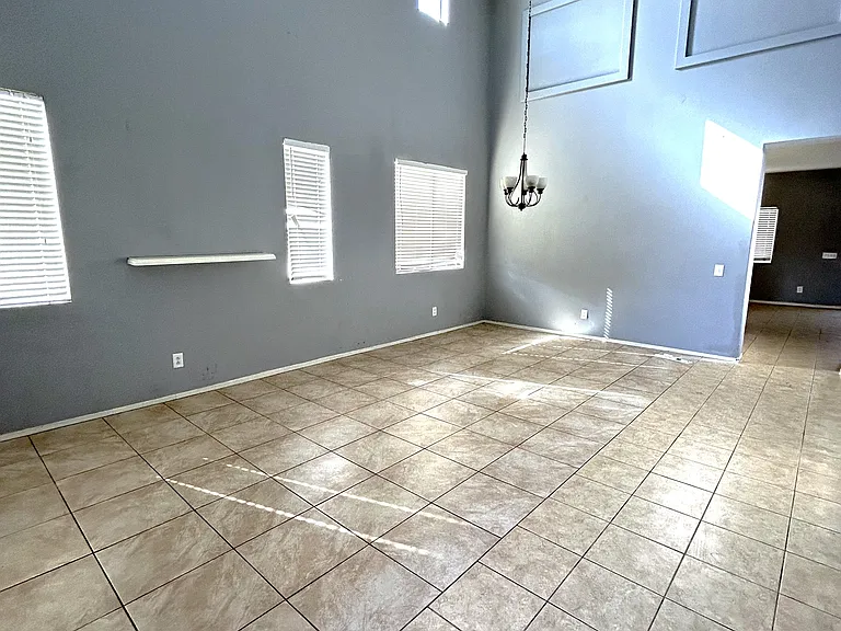 14594 Adobe Pl — Photo 2