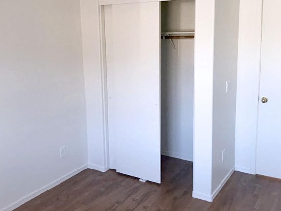 4th image of 10221 N 11th Ave Unit 2