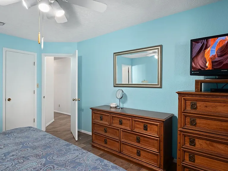 107 Niblic Ct — Photo 16