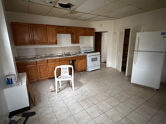 4th image of 31 Rosedale St
