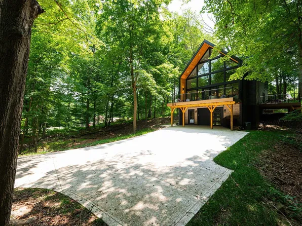 586 Crabapple Dr, Howard, OH 43028