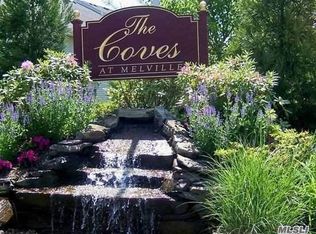 105 Morley Cir, Melville, NY 11747