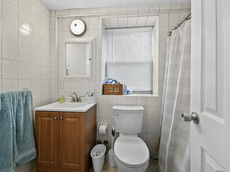 28 Stevens St #E — Photo 11