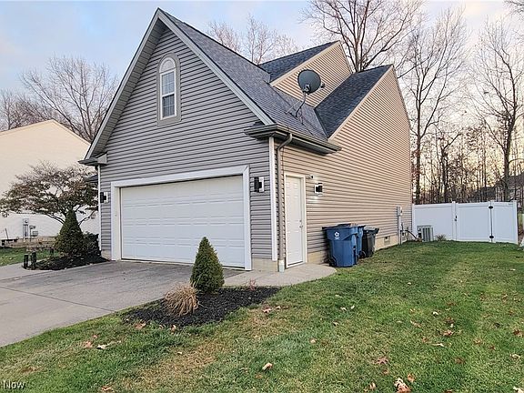 3rd image of 7069 Oak Tree Dr S