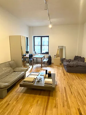 Rented by Compass | media 10