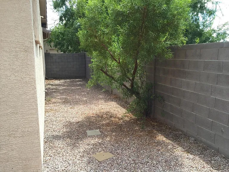 9021 E Glade Ave — Photo 16