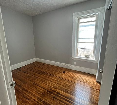 5th image of 56 Cady St