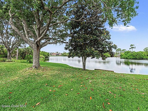 3rd image of 3875 Waterford Dr