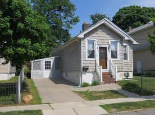 107 Llewellyn Pl, Staten Island, NY