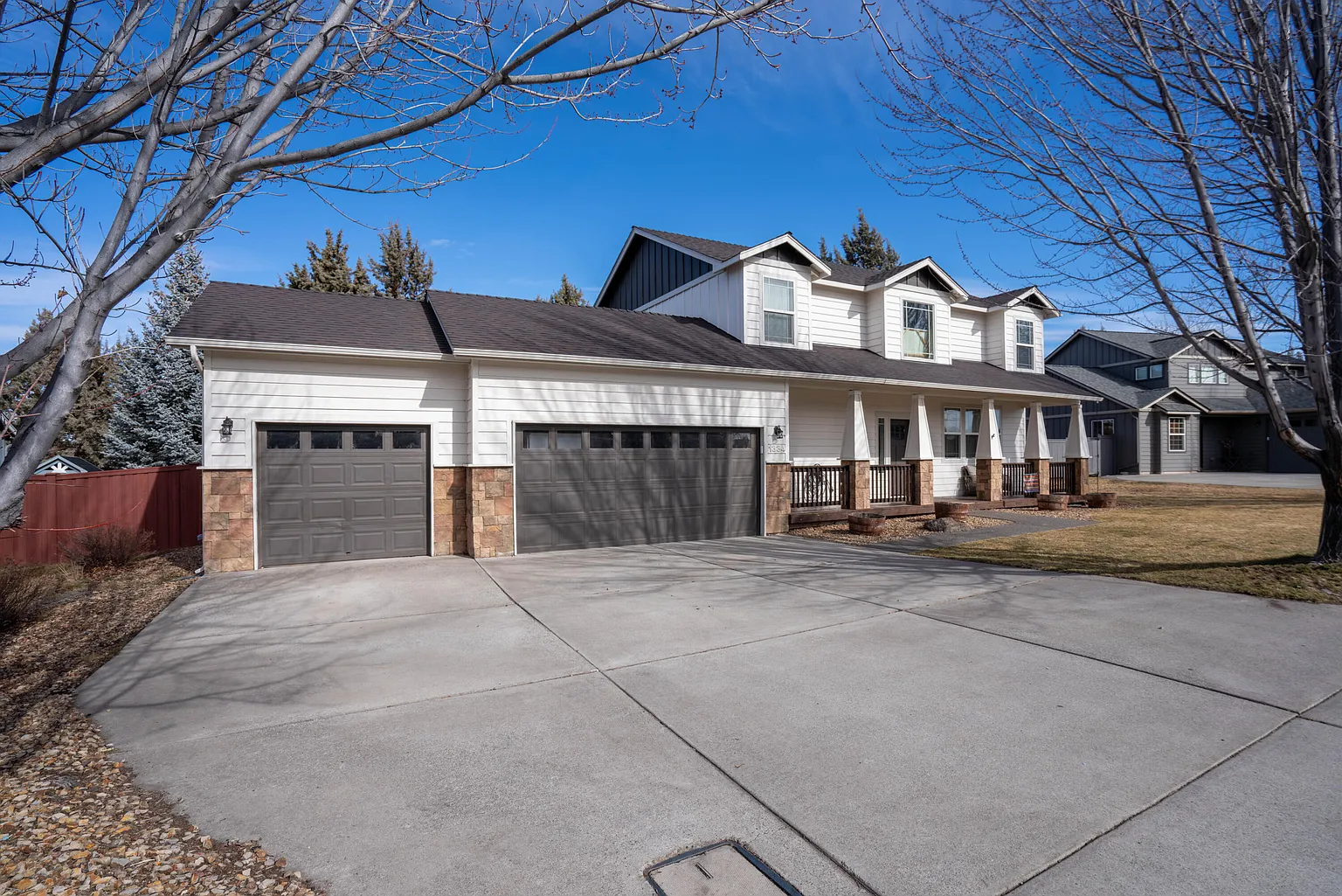 1334 SW Rimrock Way photo 1