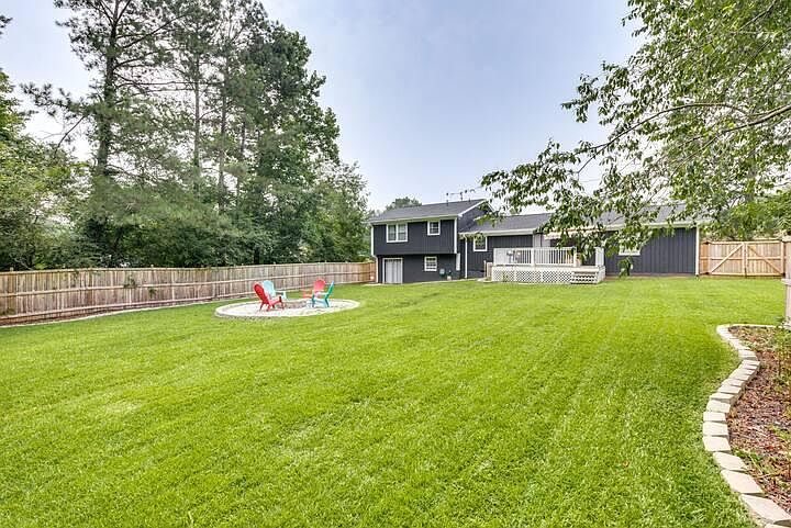 1st image of 5918 Pinehurst Way