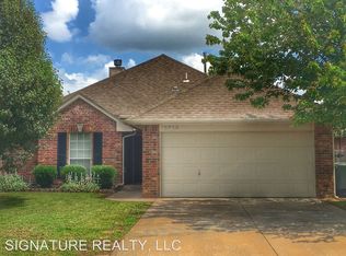 2724 Clearwater Cir, Edmond, OK 73003