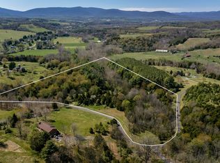 220 Eastwood Dr, Staunton, VA 24401