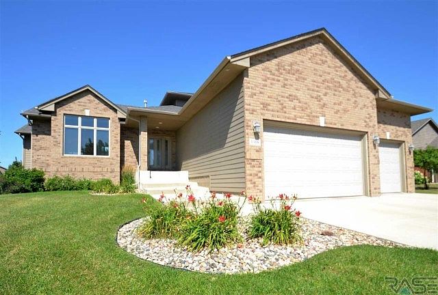 1st image of 1308 W Stonegate Dr
